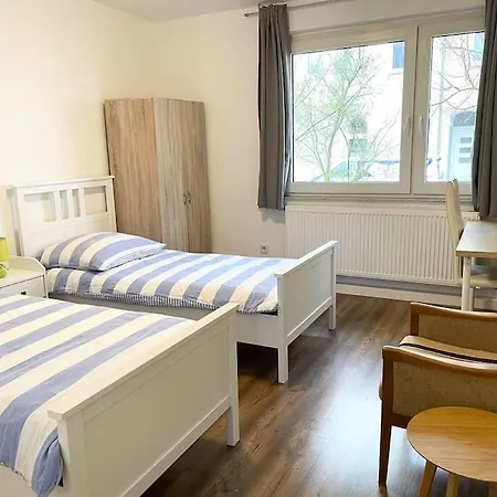 Apartmán Near Duesseldorf Messe And Airport, Two Bedrooms, Parking, Kitchen And Garden *