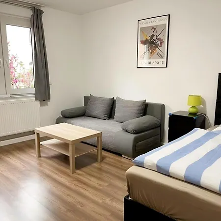 Lejlighed Near Duesseldorf Messe And Airport, Two Bedrooms, Parking, Kitchen And Garden *