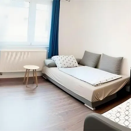 Lejlighed Near Duesseldorf Messe And Airport, Two Bedrooms, Parking, Kitchen And Garden Duisburg