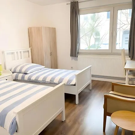 Lejlighed Near Duesseldorf Messe And Airport, Two Bedrooms, Parking, Kitchen And Garden Duisburg