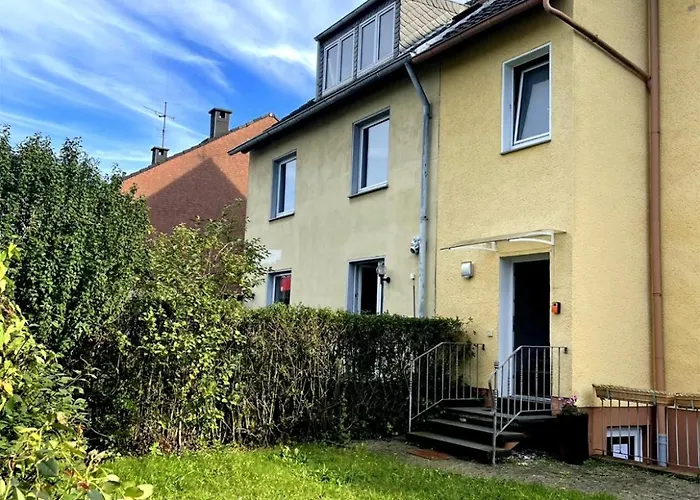 Near Duesseldorf Messe And Airport, Two Bedrooms, Parking, Kitchen And Garden * Duisburg