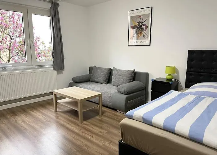 Lejlighed Near Duesseldorf Messe And Airport, Two Bedrooms, Parking, Kitchen And Garden Duisburg